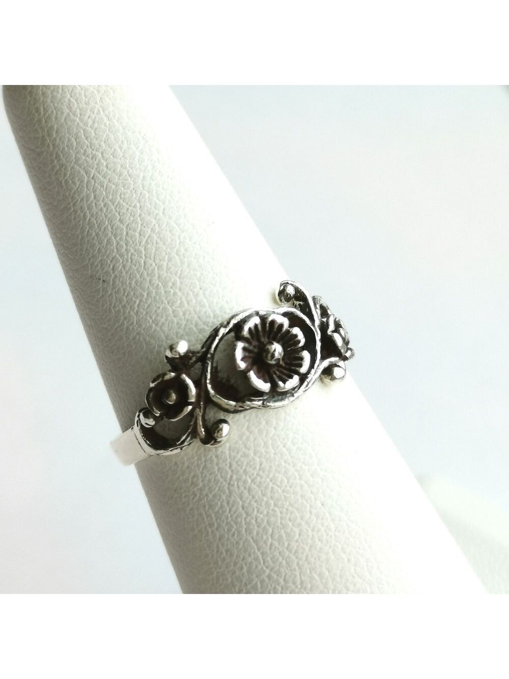 Sterling silver Tudor Rose Filigree ring size 8 🆕
